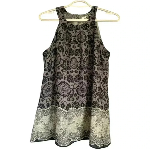 Violet and Claire lightweight tunic with front pleats and back button closure - Picture 1 of 8